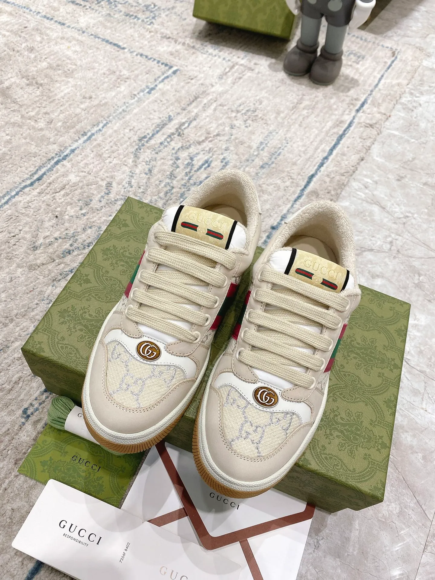 Gucci - Newly upgraded Gucci dirty shoes for couples 👫 2022 early spring new style... GG series distressed casual dirty shoes for the catwalk ⚠️⚠️ Original development and purchase level version... Metal double G crystal cylindrical logo... Gucci original pattern webbing... Exclusive color rubbed cowhide fabric, original terry cloth is delicate, soft and more comfortable and breathable, privately stamped two-color original TPU outsole (lower layer is wider, upper layer is narrower) Ready stock, matching packaging... 35-40/39-44 regular size 💰Female style 290 💰Male style 290
